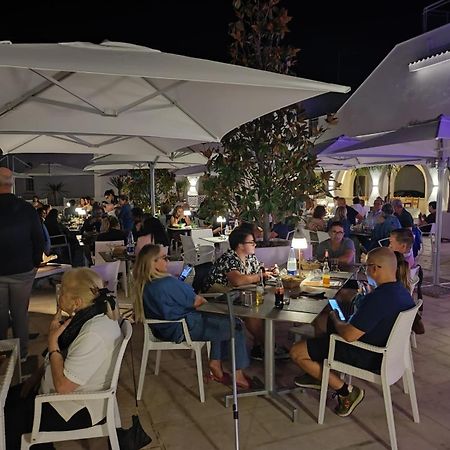Rosa Marina Frontline Beach Остуни Екстериор снимка